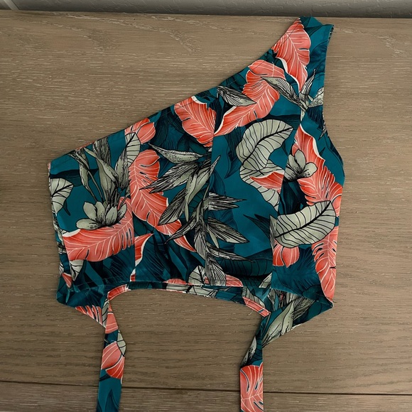 Summer Top - Picture 7 of 7